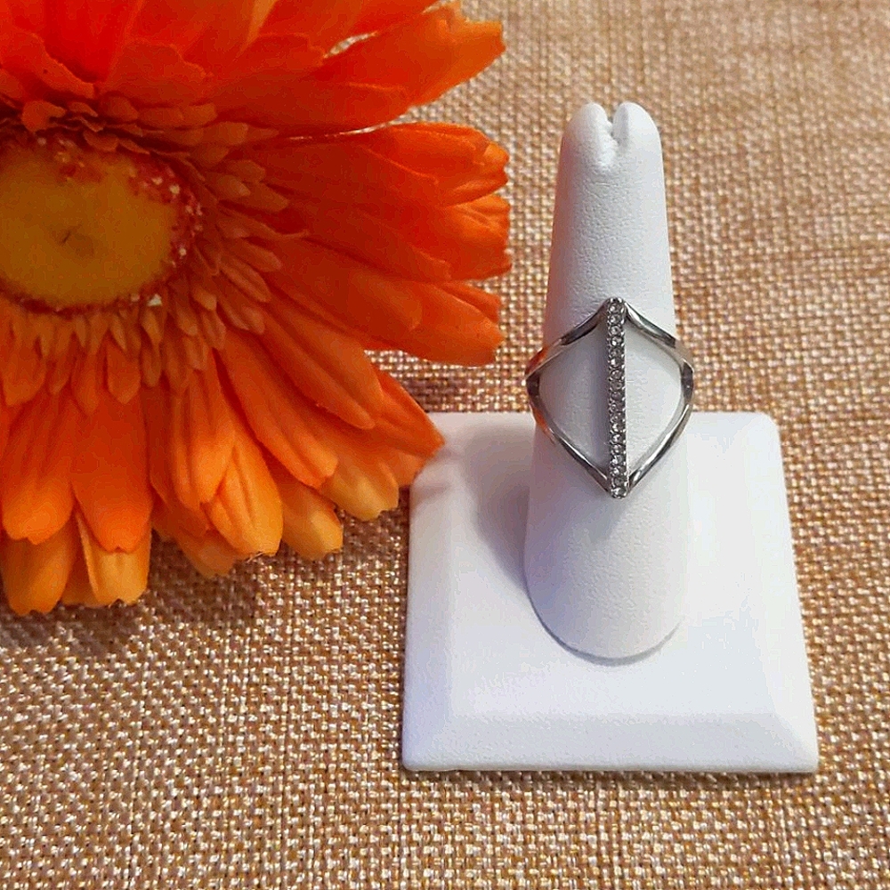 🆕 Maurices Silver Rhinestone Ring / Size 8